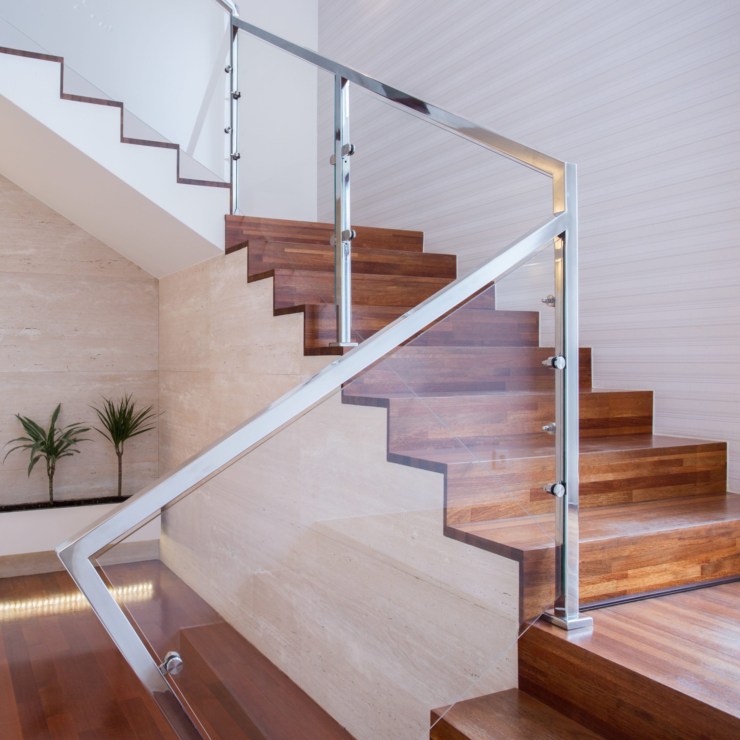 Glass Railing Trends in Home Design